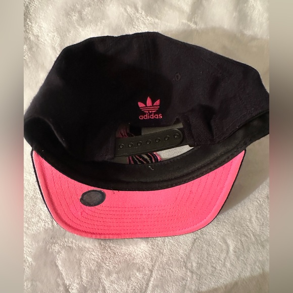 Bundle of 2 New Miami Heat hats. - Picture 4 of 4